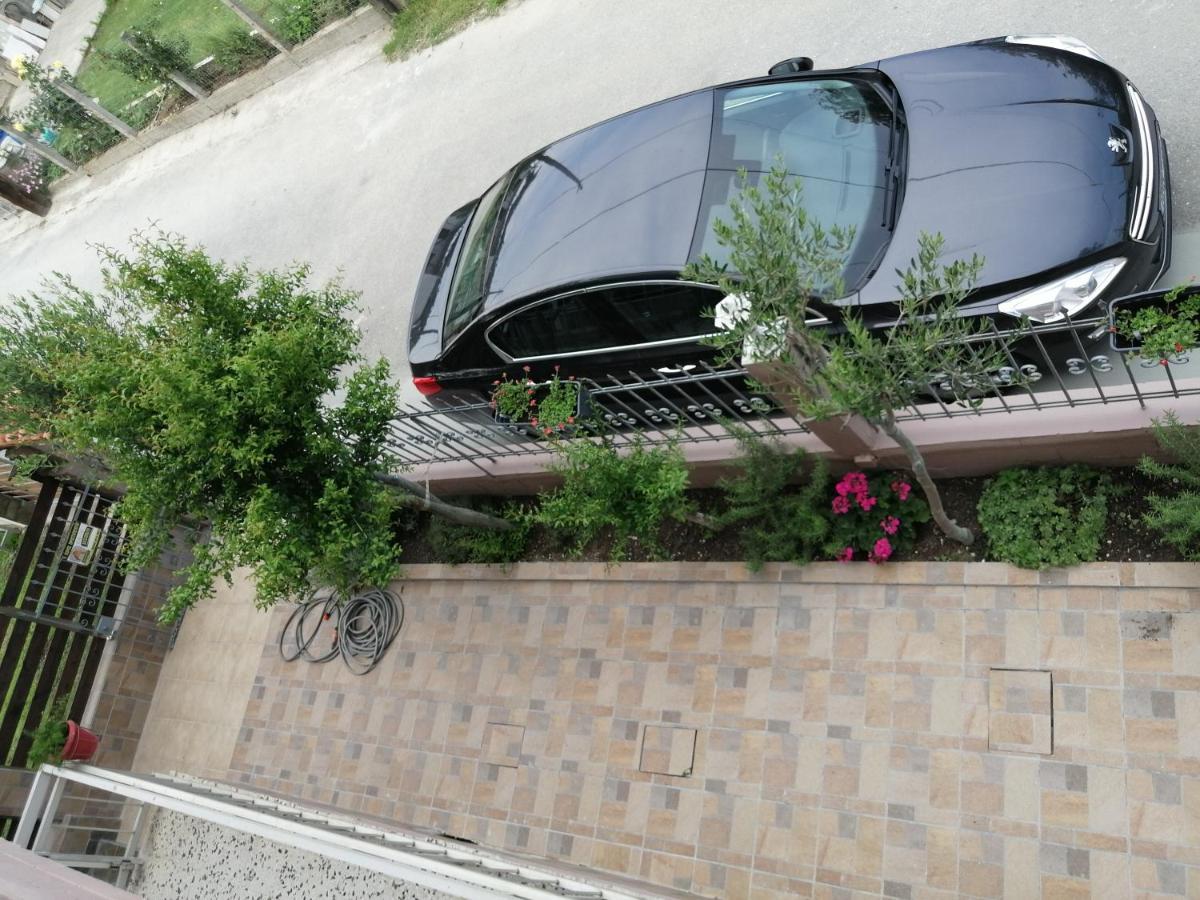 Ο Ακλόνητος Aparthotel Nea Mesagkala Exterior photo