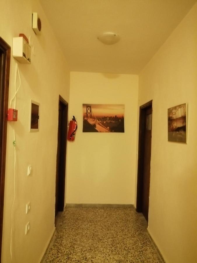Ο Ακλόνητος Aparthotel Nea Mesagkala Exterior photo